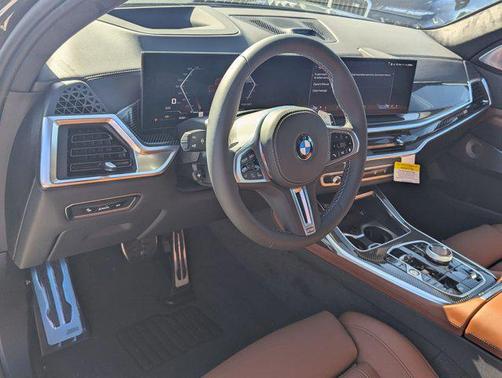 Manhattan Green Metallic 2027 BMW X7 M60i