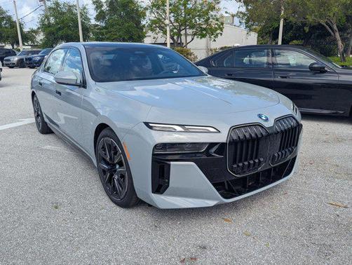 Brooklyn Grey Metallic 2026 BMW i7 eDrive50