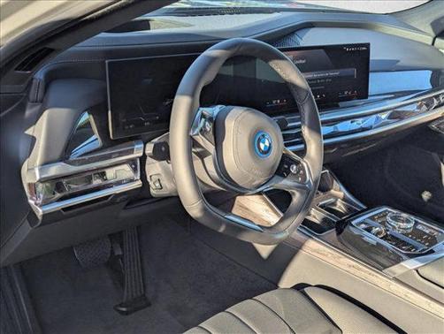 Space Silver Metallic 2026 BMW i7 xDrive60
