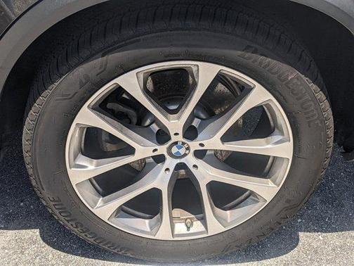 Photo 5 of 15 of 2020 BMW X5 sDrive40i