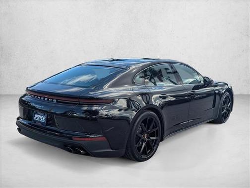 2024 Porsche Panamera 4