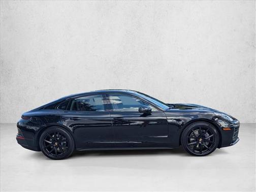 2024 Porsche Panamera 4