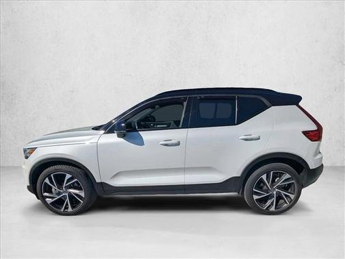 2020 Volvo XC40 T4 R-Design