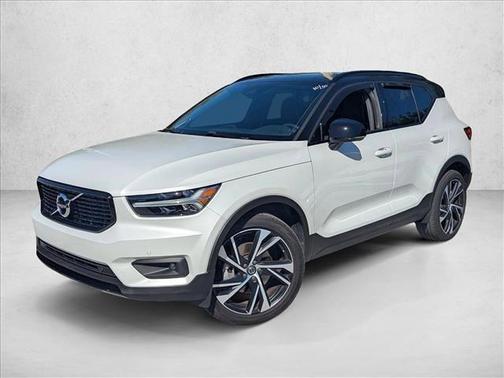 2020 Volvo XC40 T4 R-Design