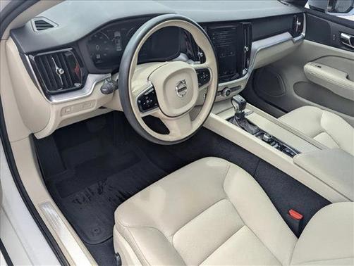 2020 Volvo S60 T5 Momentum