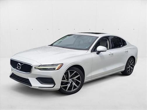 2020 Volvo S60 T5 Momentum