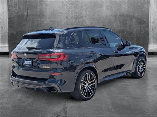 2022 BMW X5 M50i