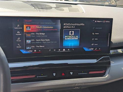 Mineral White Metallic 2024 BMW 530 530i