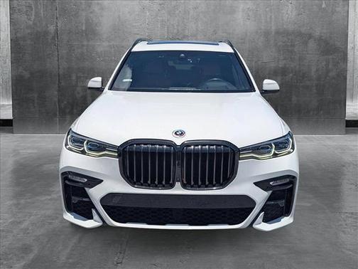2022 BMW X7 M50i