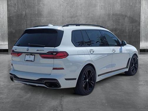 2022 BMW X7 M50i