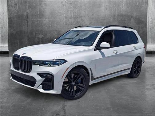 2022 BMW X7 M50i