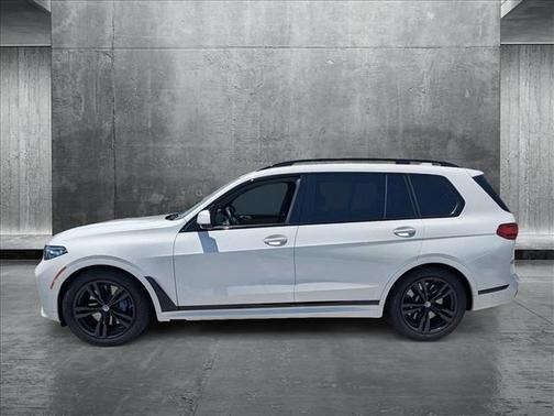 2022 BMW X7 M50i