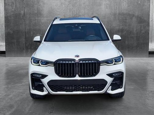 2022 BMW X7 M50i