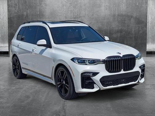 2022 BMW X7 M50i