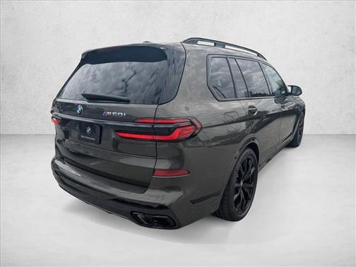2026 BMW X7 M60i
