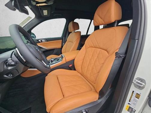 Mineral White Metallic 2026 BMW X5 PHEV xDrive50e
