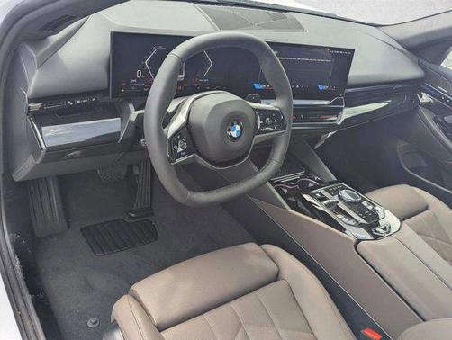 Mineral White Metallic 2026 BMW 530 530i