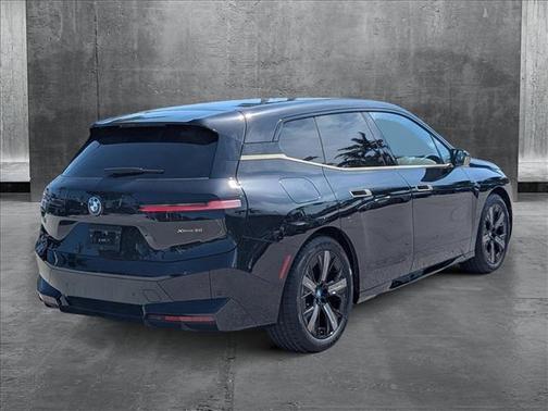 2025 BMW iX xDrive50