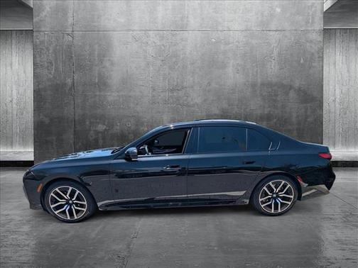 2023 BMW 740 i