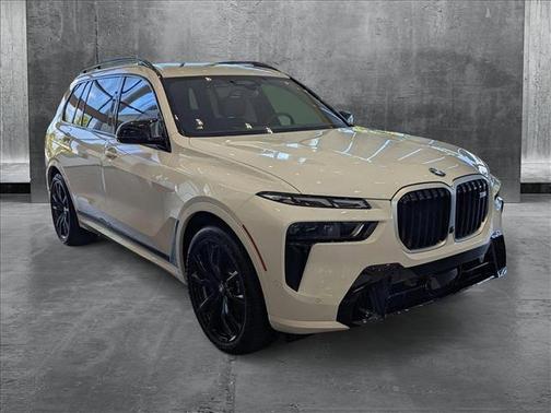 2025 BMW X7 M60i