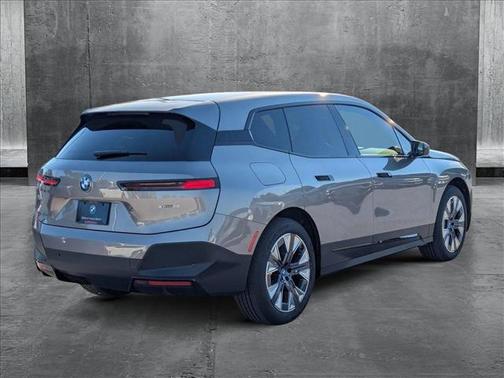 2025 BMW iX xDrive50