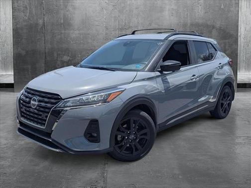 2023 Nissan Kicks SR