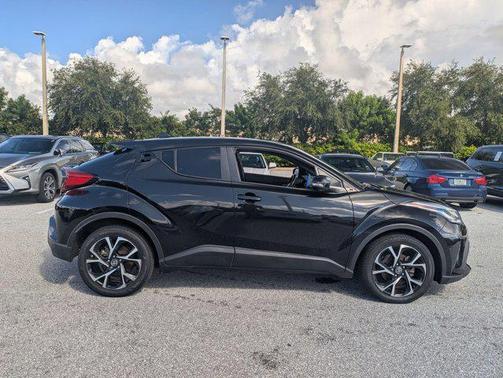 2021 Toyota C-HR XLE