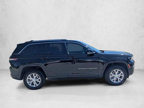 Diamond Black Crystal Pearlcoat 2022 Jeep Grand Cherokee Limited