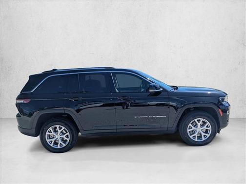 Diamond Black Crystal Pearlcoat 2022 Jeep Grand Cherokee Limited