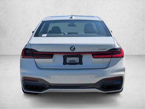 2020 BMW 740 740i