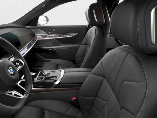 Black Sapphire Metallic 2026 BMW 760 xDrive