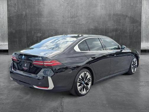 2025 BMW i5 xDrive40