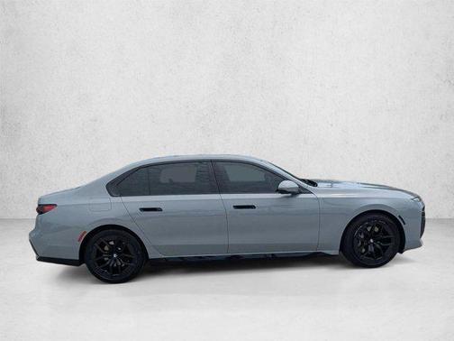 Brooklyn Grey Metallic 2023 BMW 740 i
