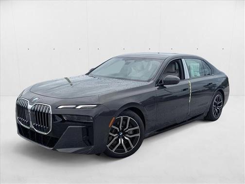 2026 BMW 750e i xDrive