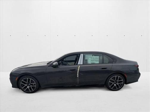 2026 BMW 750e i xDrive