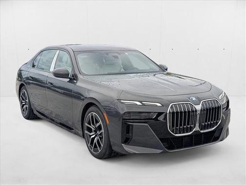 2026 BMW 750e i xDrive