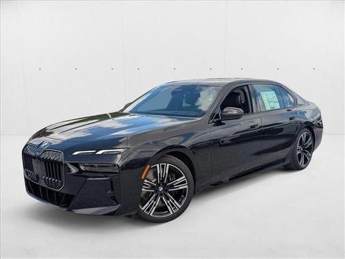 2025 BMW 740 i