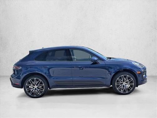 2022 Porsche Macan AWD