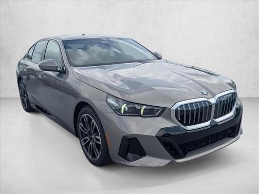 Oxide Grey Metallic 2026 BMW 530 530i