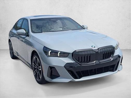 Brooklyn Grey Metallic 2027 BMW 530 i