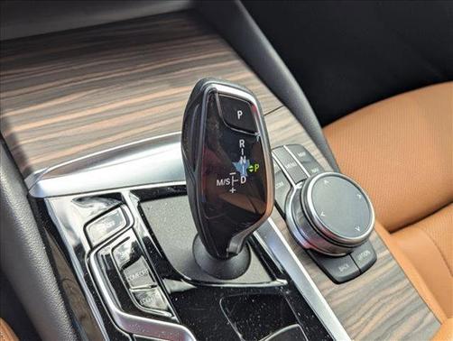 Alpine White 2023 BMW 530 i