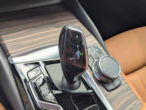 Alpine White 2023 BMW 530 i