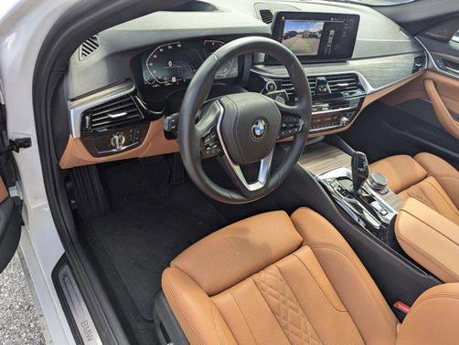 Alpine White 2023 BMW 530 i