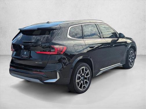 Black Sapphire Metallic 2026 BMW X1 xDrive28i