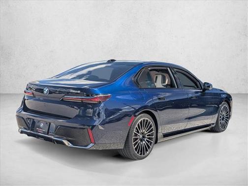 2026 BMW 750e i xDrive