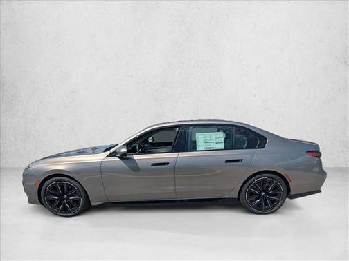 Oxide Grey Metallic 2026 BMW i7 eDrive50