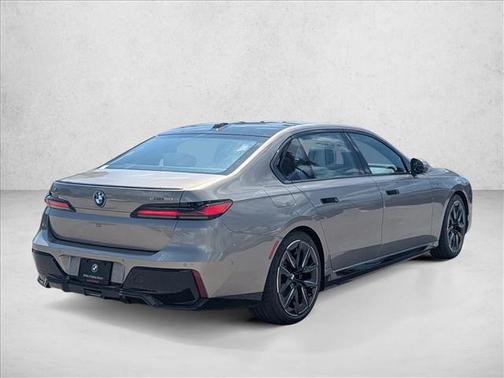 Oxide Grey Metallic 2026 BMW i7 eDrive50