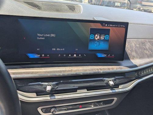 Black Sapphire Metallic 2024 BMW X7 xDrive40i