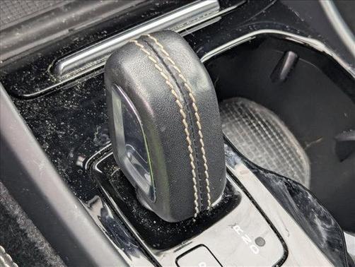 2021 Volvo XC40 T5 R-Design