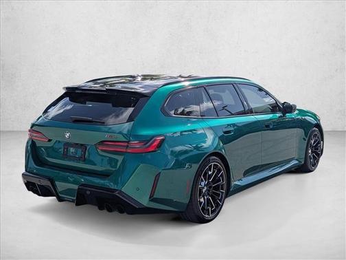 Isle of Man Green Metallic 2026 BMW M5 Base